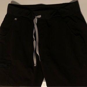 Worn FIGS joggers - black